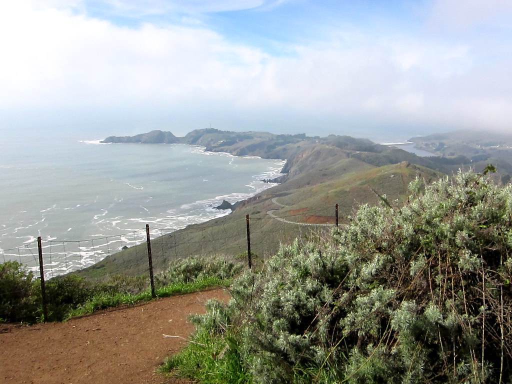 IMG_1293 A view of the back side of on the Headlands loop.… Flickr