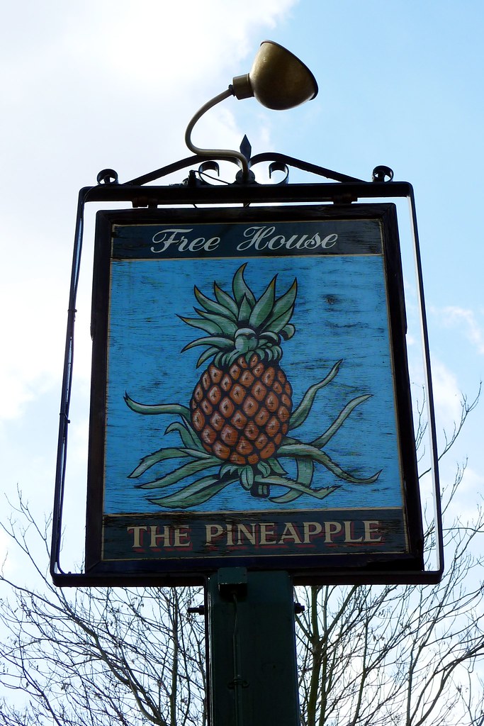 Pineapple, Lambeth North, SE1 A large pineapple. (View of … Flickr