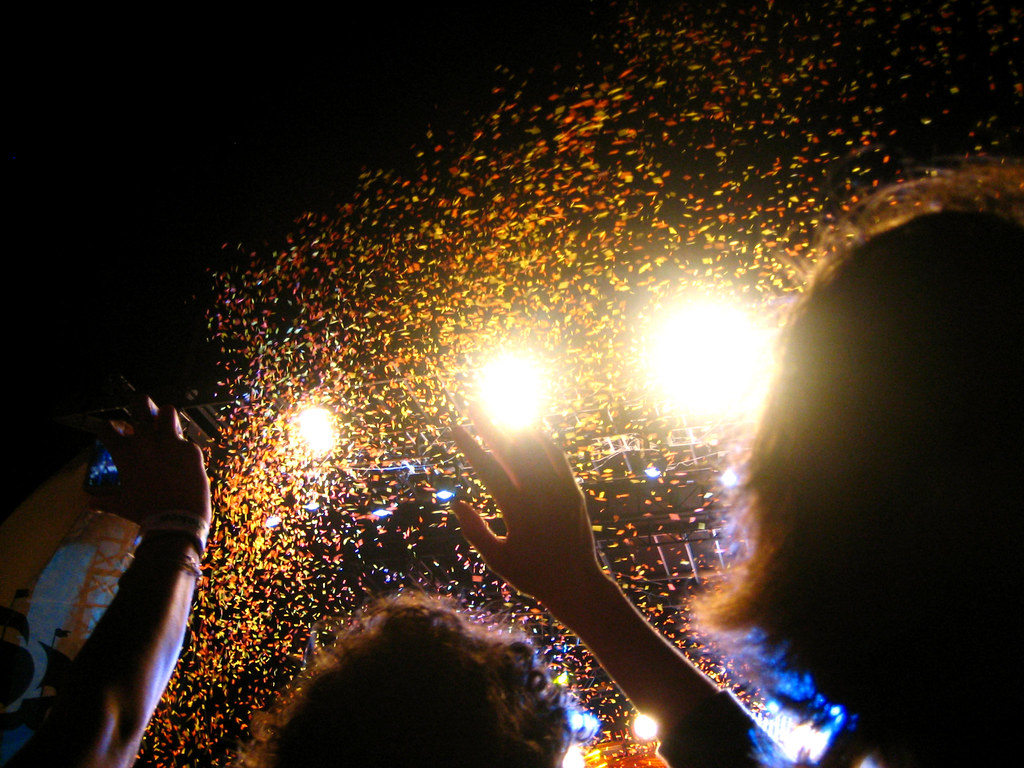 confetti cannon! i can now attest that confetti cannons ma… Flickr