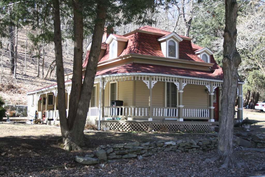 Old houses in Elsah, IL Christine Flickr