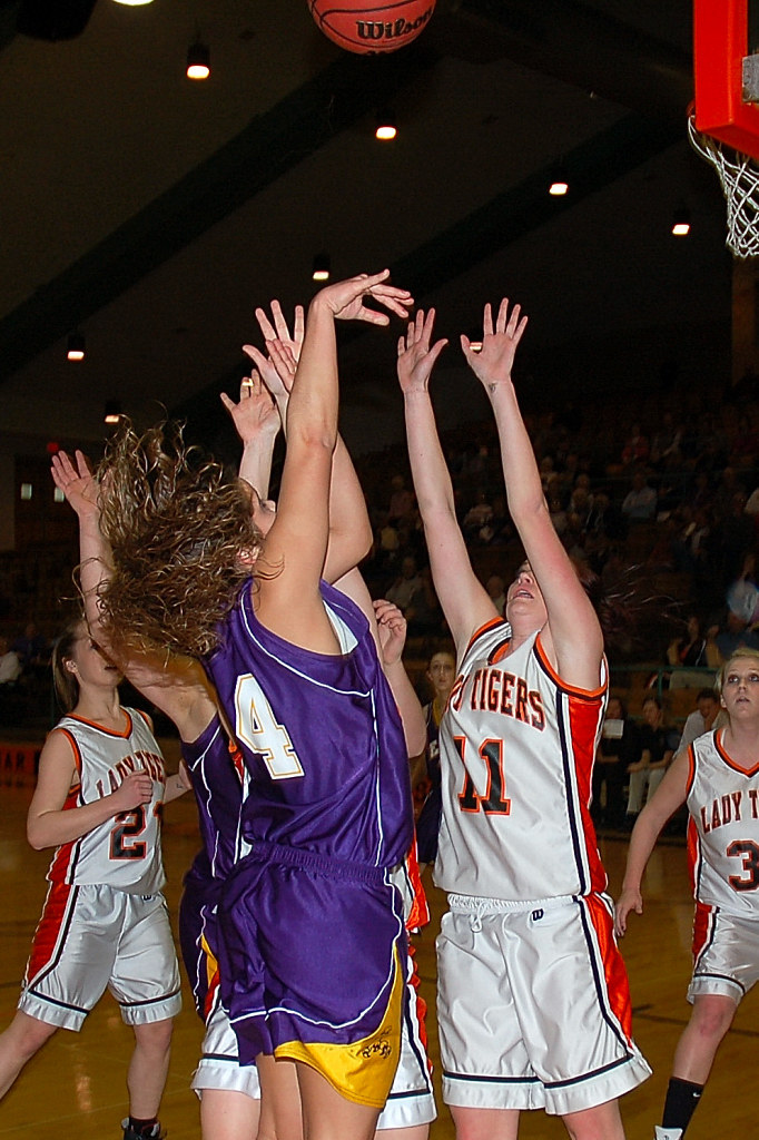 Kailey Shoots in Traffic Eads vs Cheyenne Wells District … Flickr
