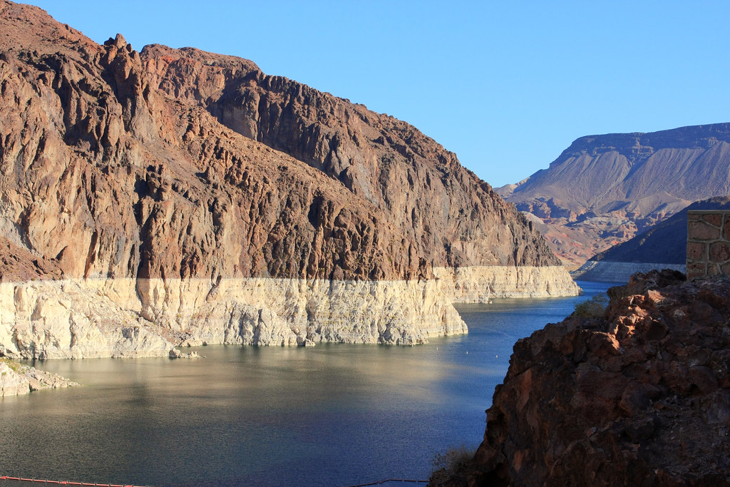 The bathtub ring Lake Mead is usually a lot higher than th… Flickr