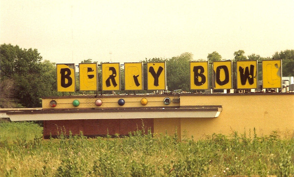Berry Bowl, Fort Worth, Texas Mid 90s photo of the Berry B… Flickr
