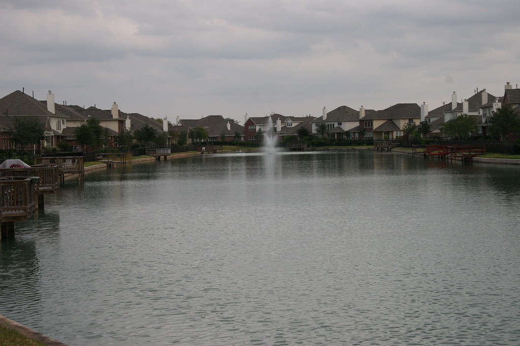 Many of the neighborhoods in Sienna have lake front lots s… Flickr
