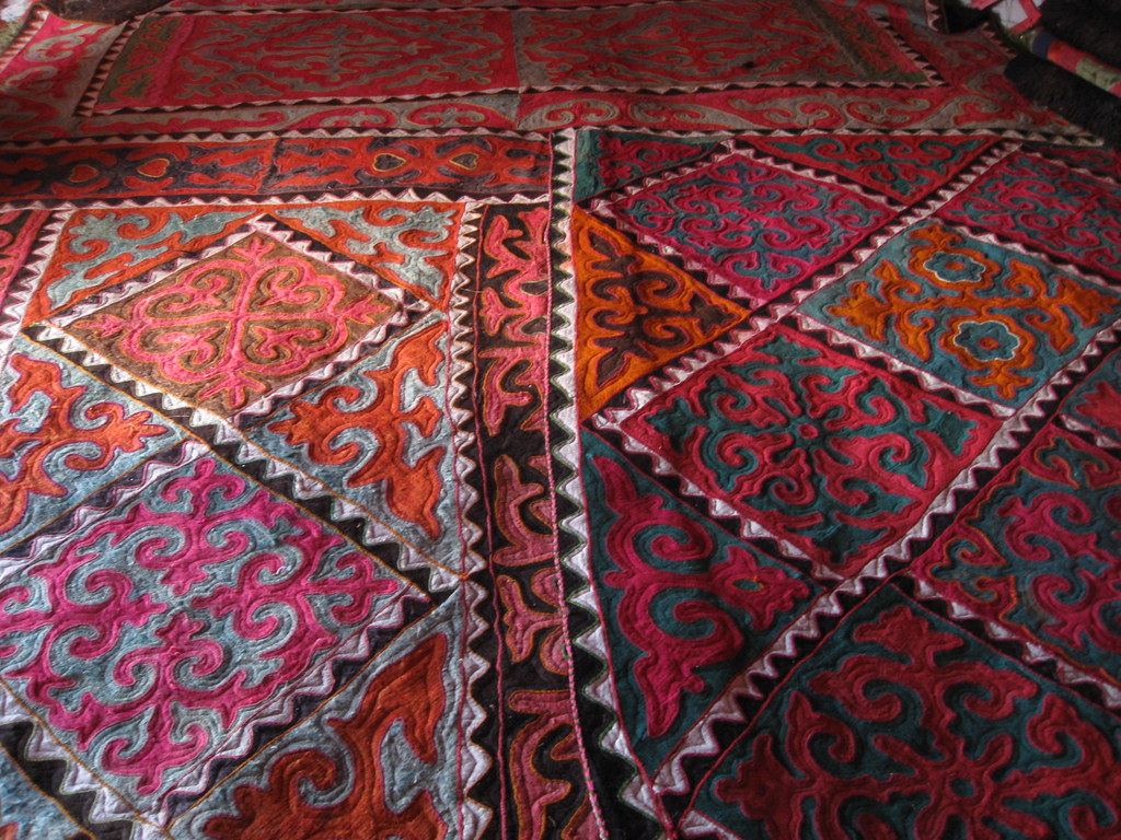 Kyrgyz design felt rugs Traditional felt rugs (shyrdaks) i… Flickr