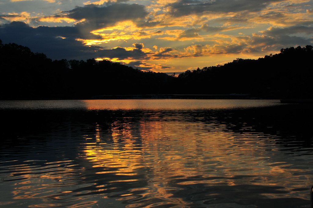 Lake Hiwassee, North Carolina Sunset Lake Hiwassee, Murphy… Flickr