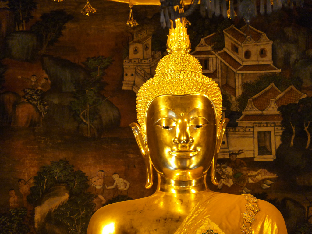 P1040976 5500 ton Buddha solid Gold statue Pure Gold Sta… Flickr