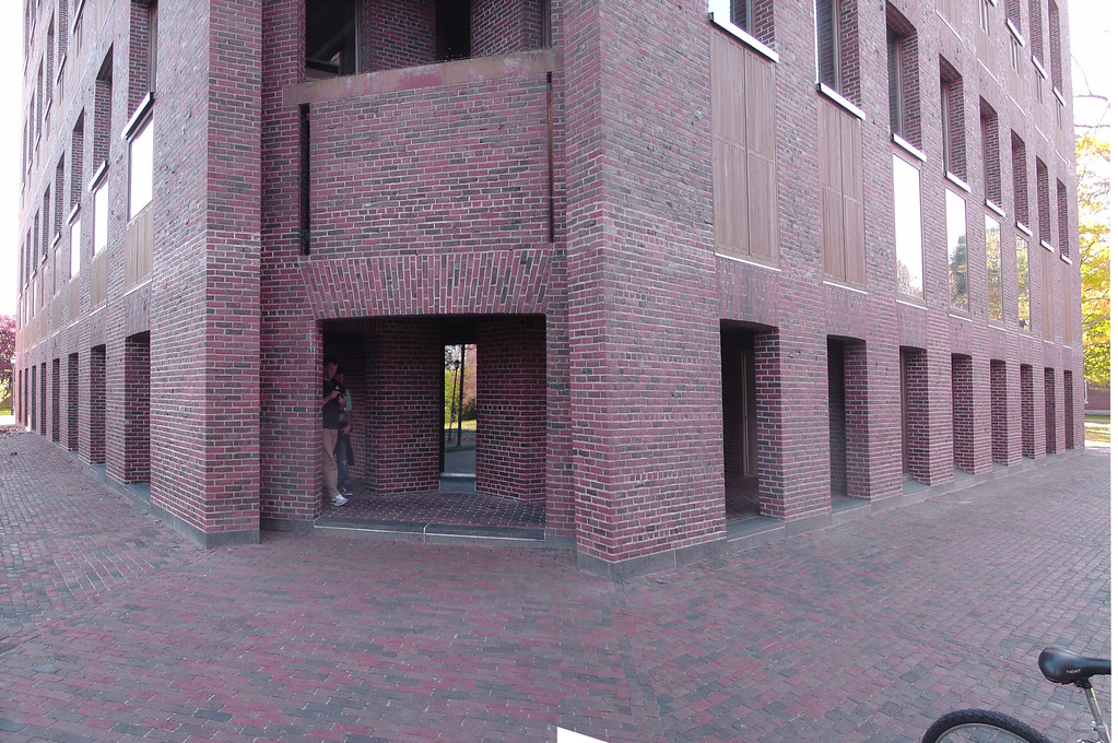 Exeter Library, exterior The entrance is to the right u… Flickr