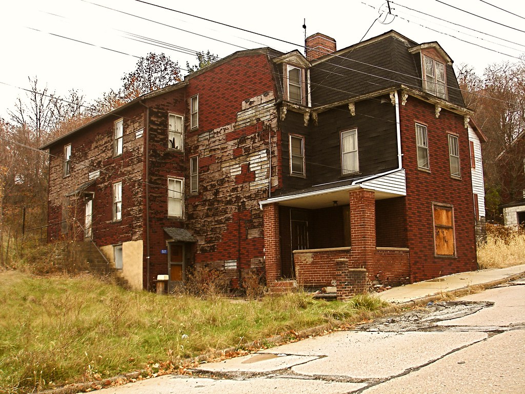 Complex House in McKeesport, PA As I walked around the hou… Flickr