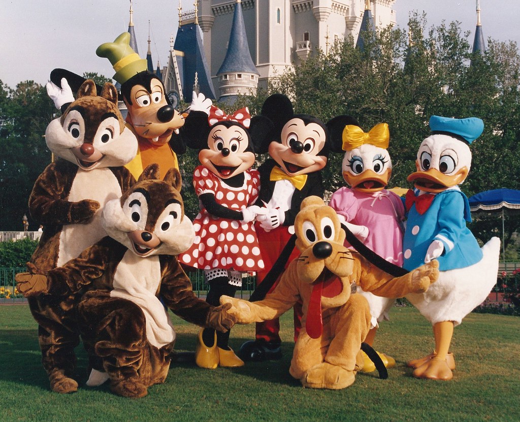 Disney Characters Chip & Dale, Goofy, Minnie, Mickey, Das… Flickr