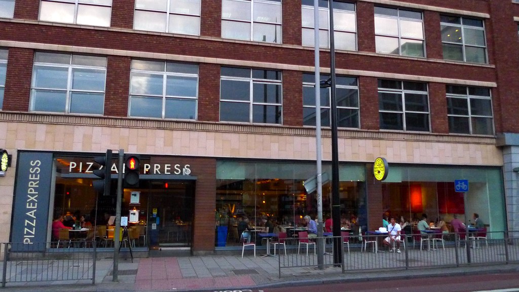 Pizza Express, St Pancras, NW1 Modern building for this ch… Flickr