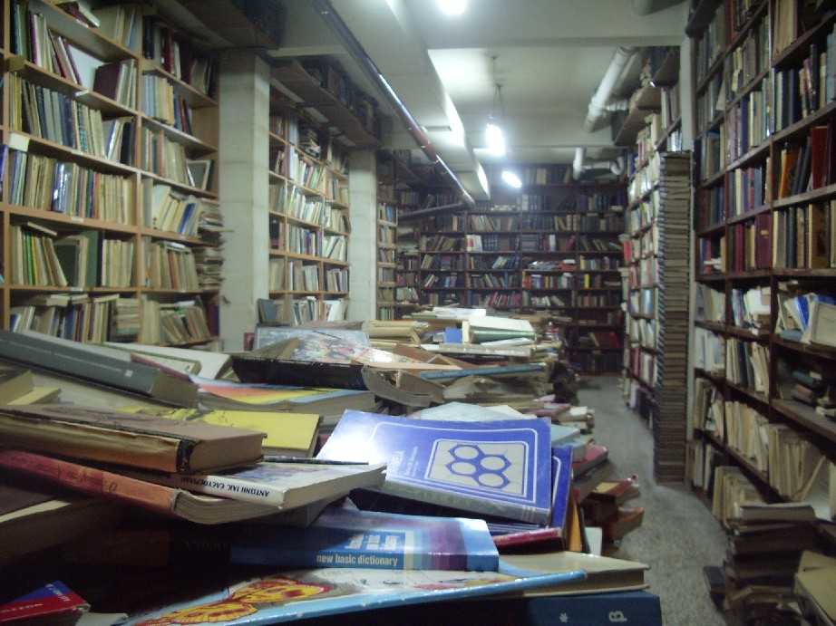 IMGP6520 old school book store TWÖS Flickr