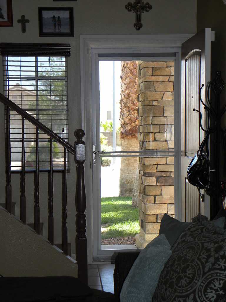 View Out the Front Door Glass/Screen Door Baca Flickr