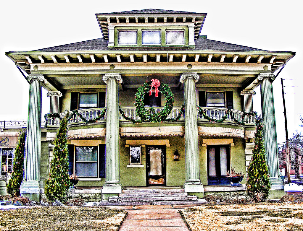 The Flower Shop Floral Shop on North Broadway. It is a ver… Flickr