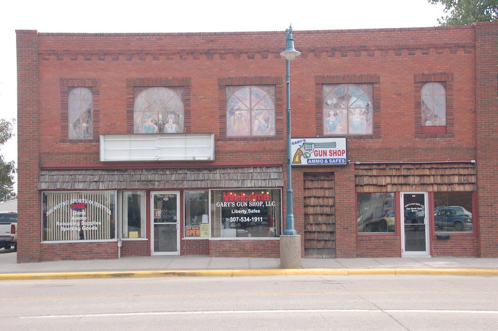 DSC_1764 Gary's Gun Shop in Torrington, Wyoming (near wher… Flickr