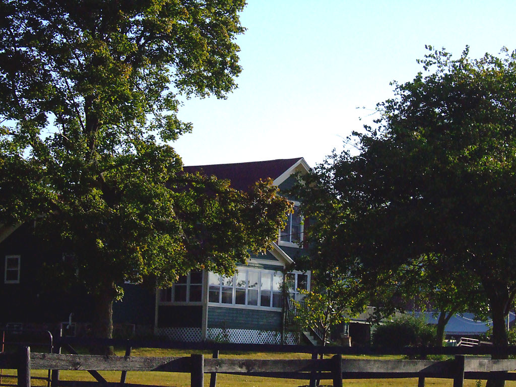 House Bonley Farm, near Mulliken, Michigan. Joel Dinda Flickr