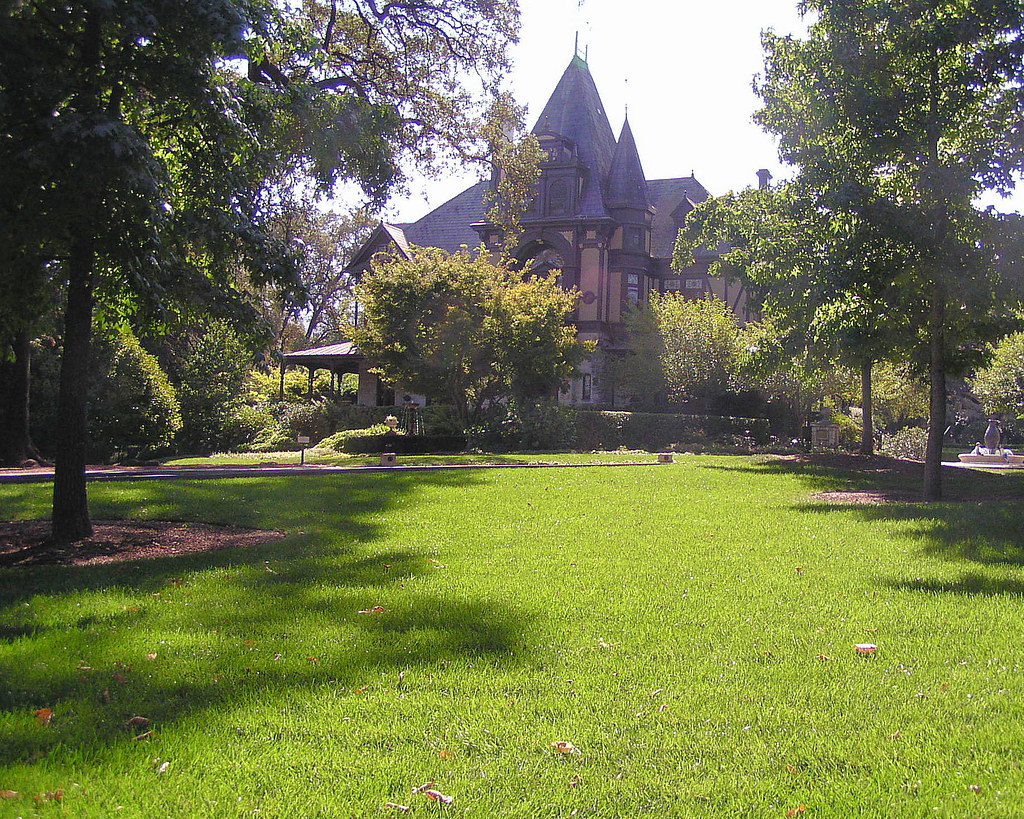 Beringer Winery Beringer Vineyards, founded in 1876 by Fre… Flickr