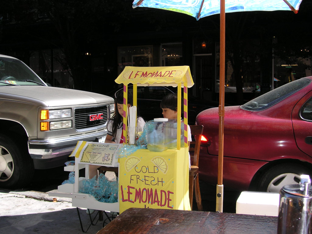 lemonade sale Two kids are selling lemonade and the money … Flickr
