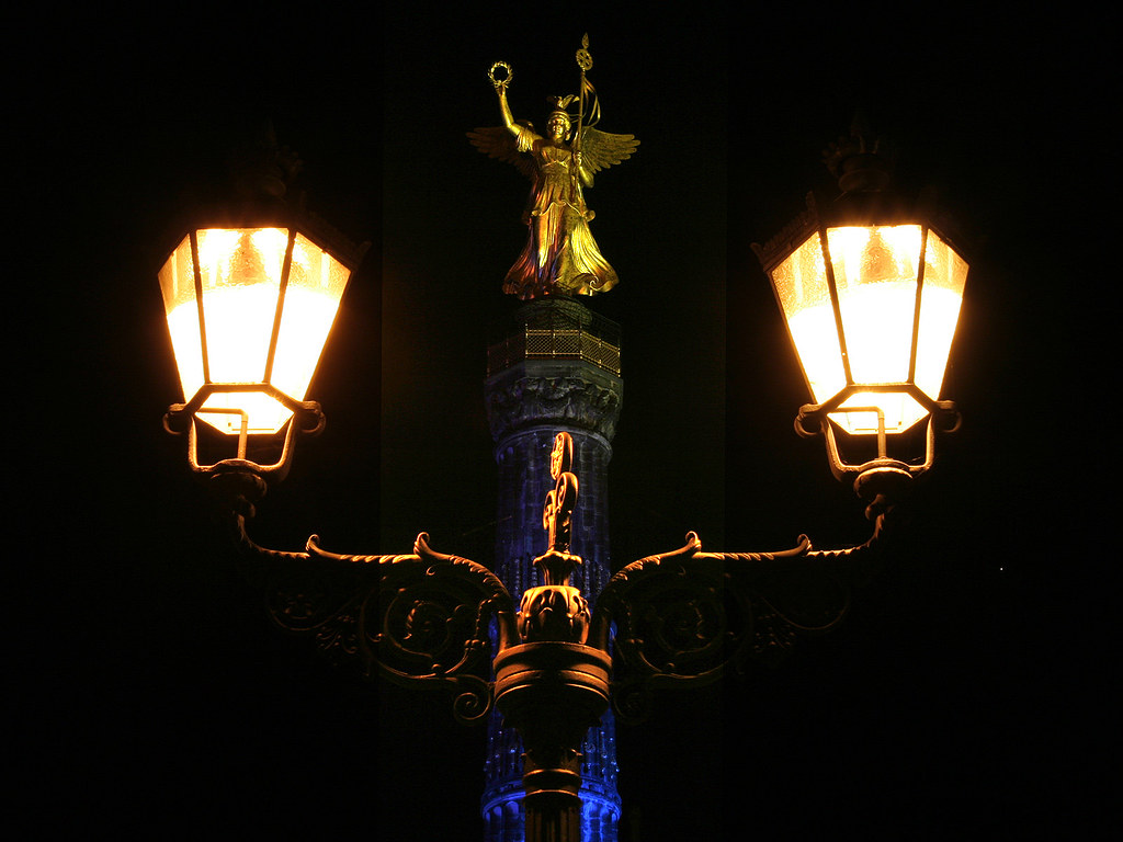 Victoria Between The Lamps The Siegessäule (victory column… Flickr