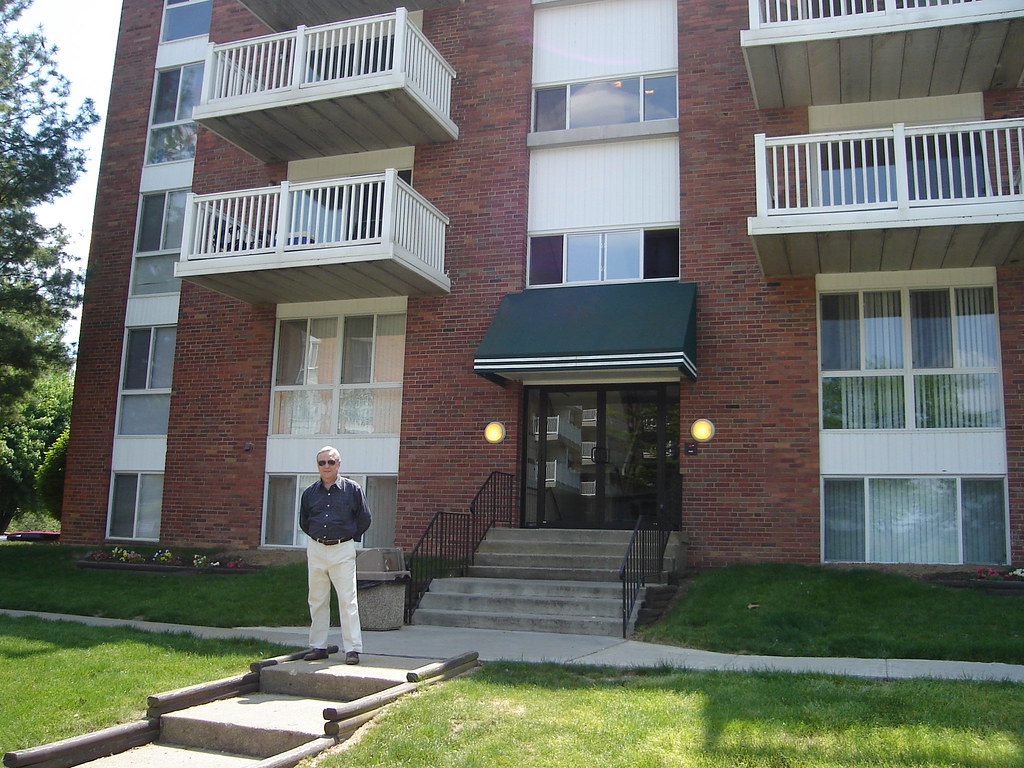 Hans Pesch at Lakeview Apartments Athens, Ohio 2007 Flickr