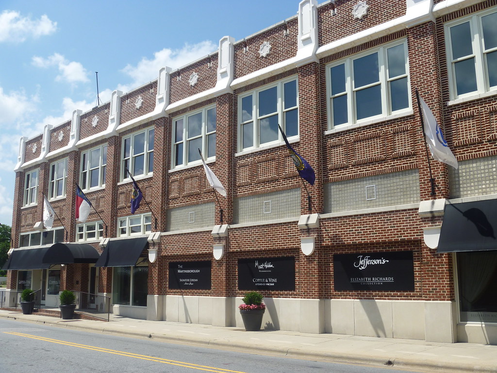 Jefferson's, Greenville NC Has the flags of all the 13 col… Flickr