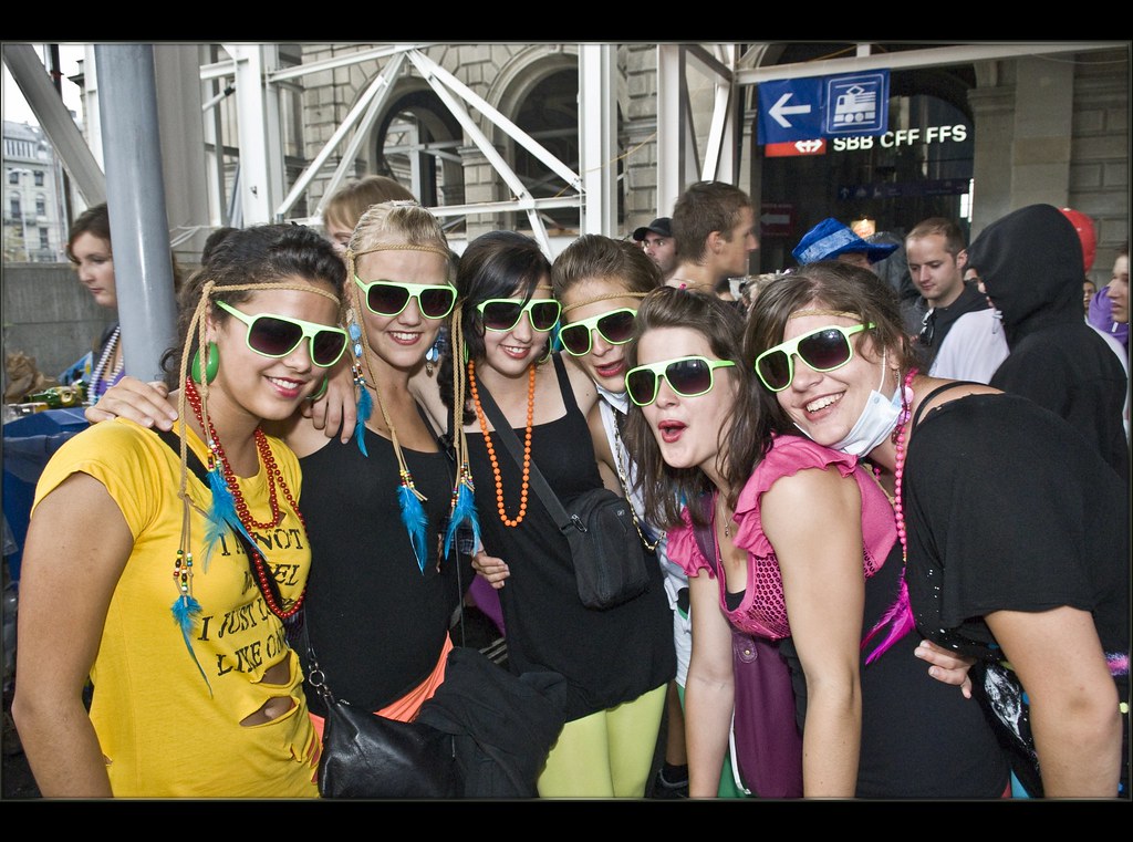 Zurich Street Parade 2009, Girls, girls,girls. 144 Izakigur Flickr