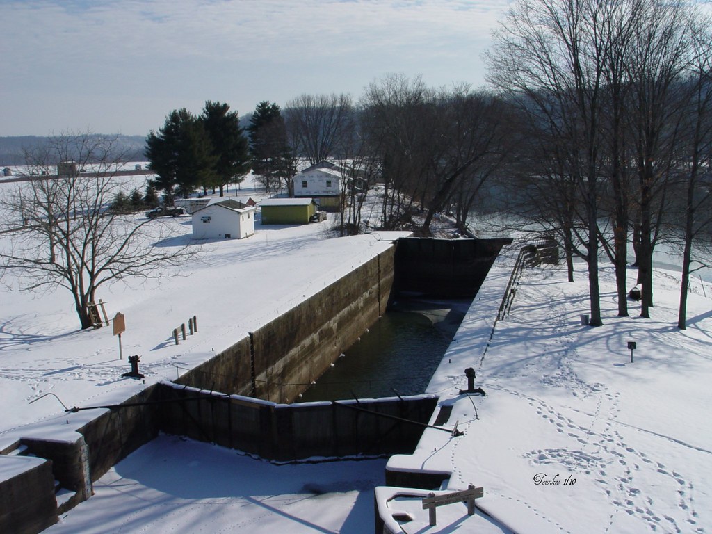 Lowell Ohio Muskingum River Lock I took this shot from the… Flickr