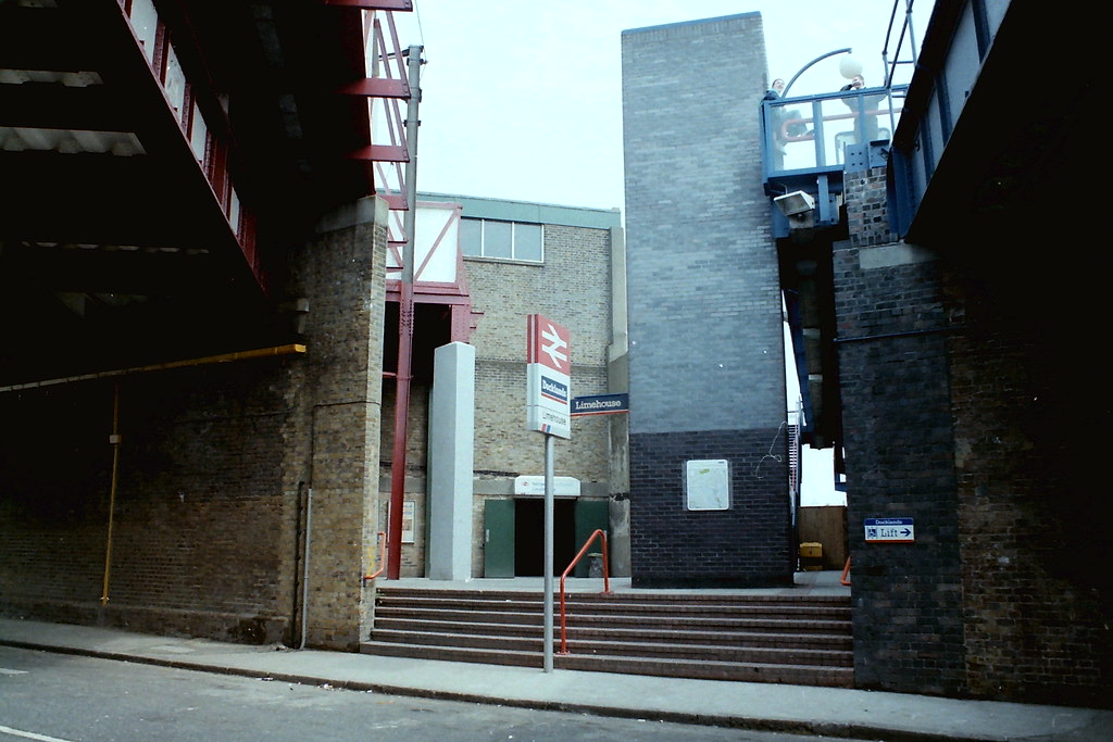 Limehouse DLR Station 13 May 1988 Was Stepney East Station… Flickr