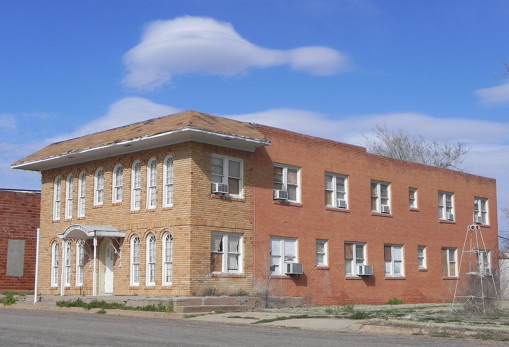Quitaque Hotel, TX Appears to be abandoned. Also, I love t… Flickr