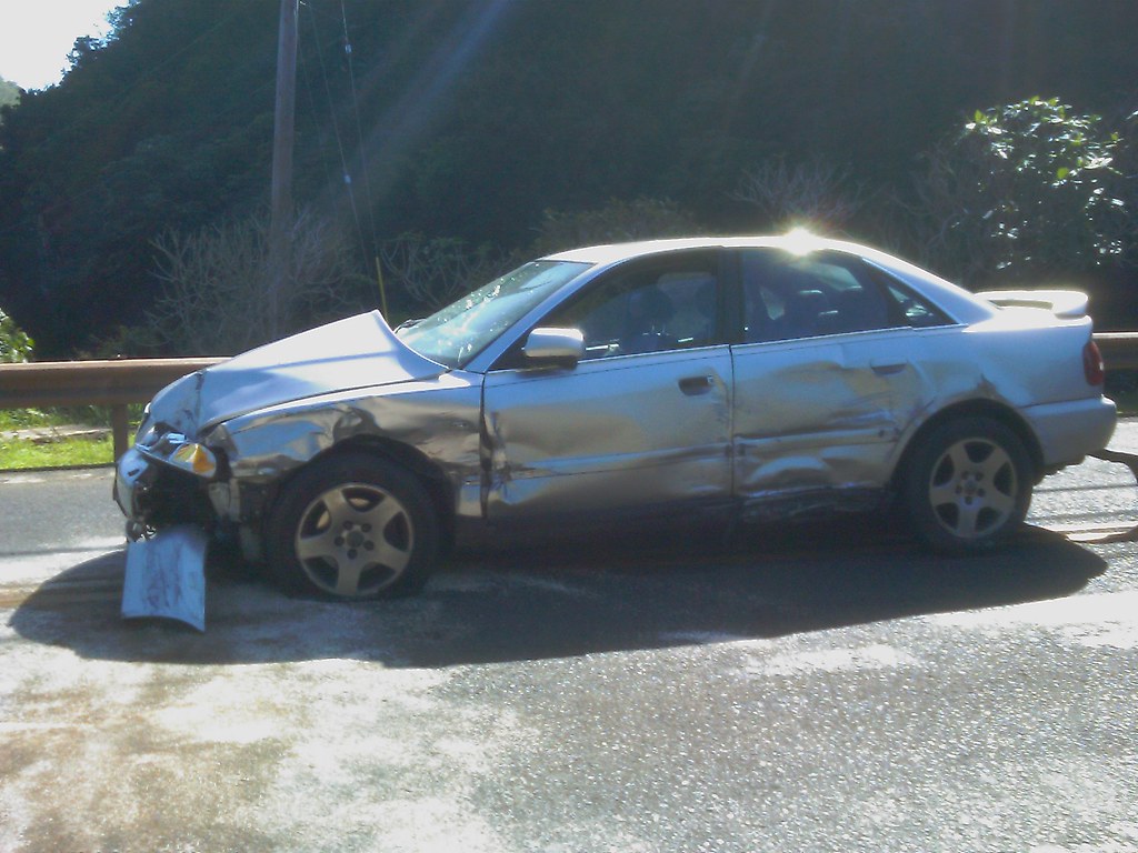 Crash at Waimea Bay at the North Shore when driver tries t… Flickr