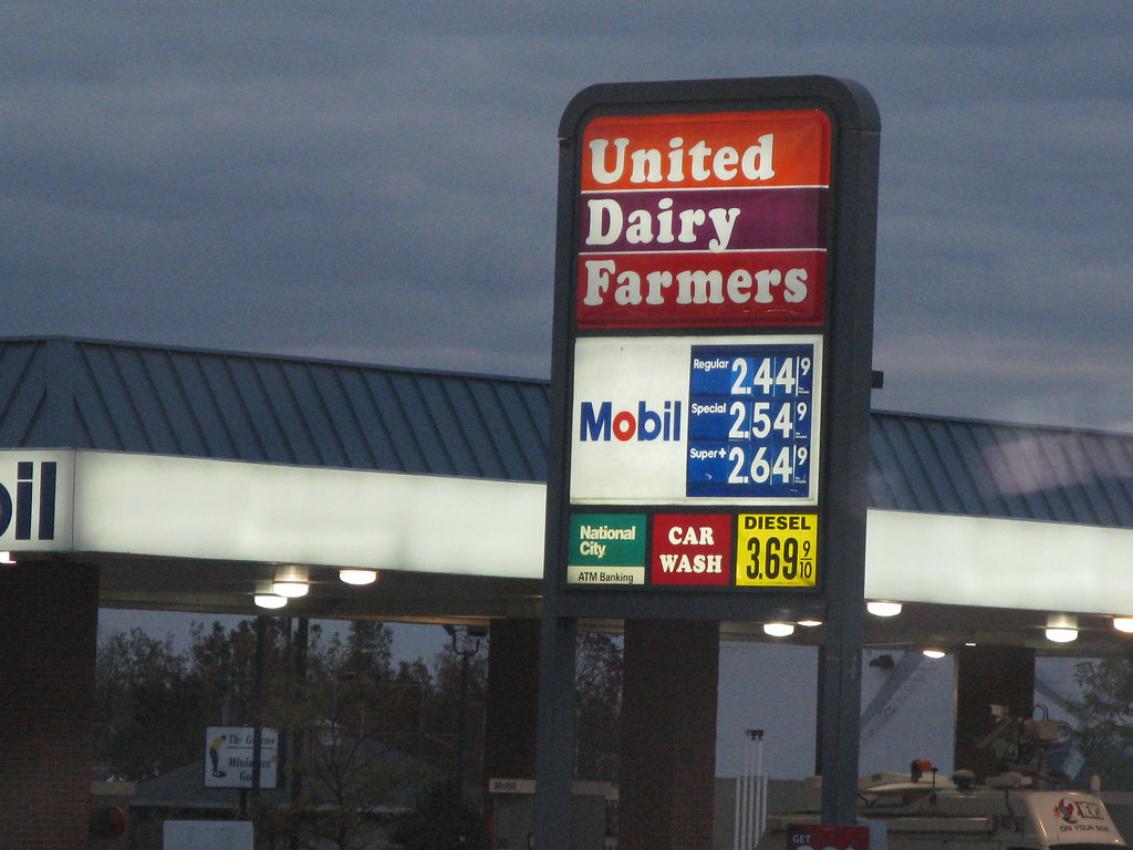 Gas Station UDF, Huber Heights UDF at the corner of Need… Flickr