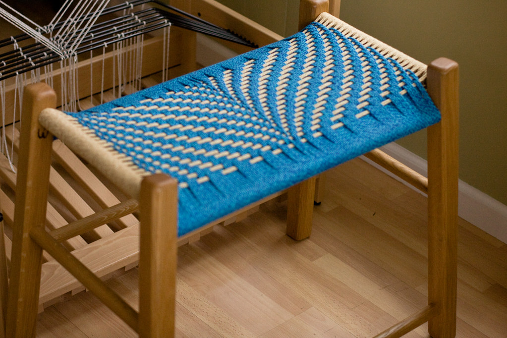 Weaving Bench This bench created by Walt Turpening is feat… Flickr