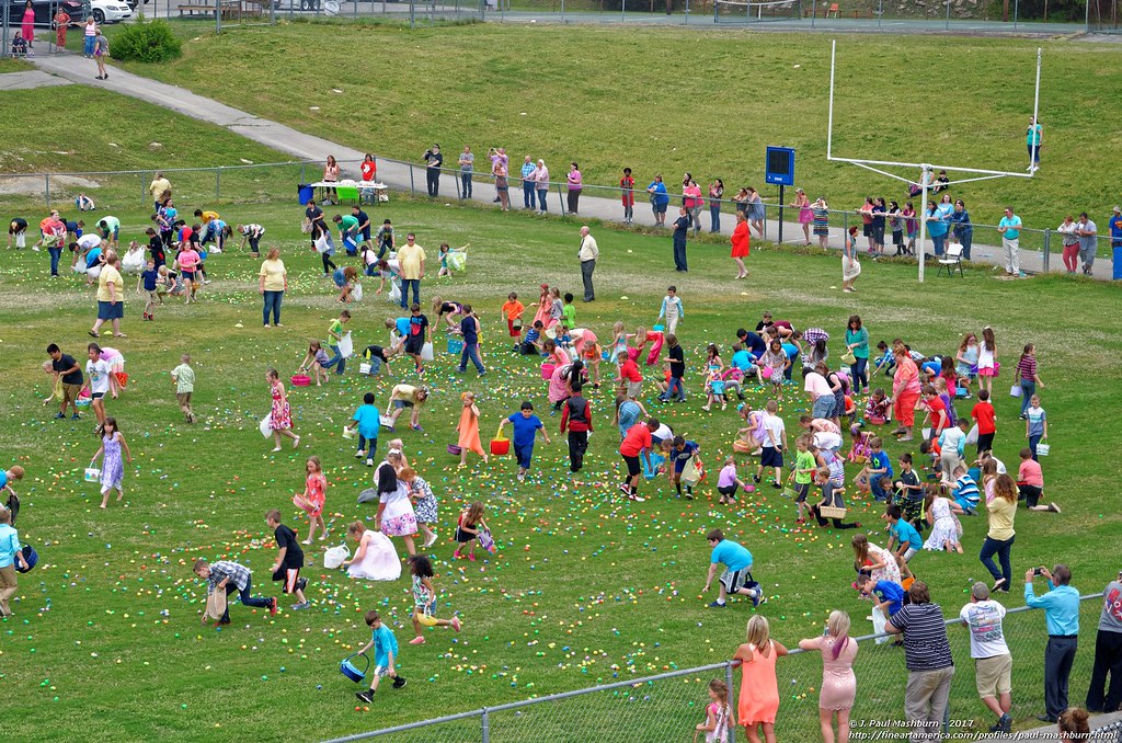 2017 Helicopter Easter Egg Drop In Harriman The Courts of … Flickr