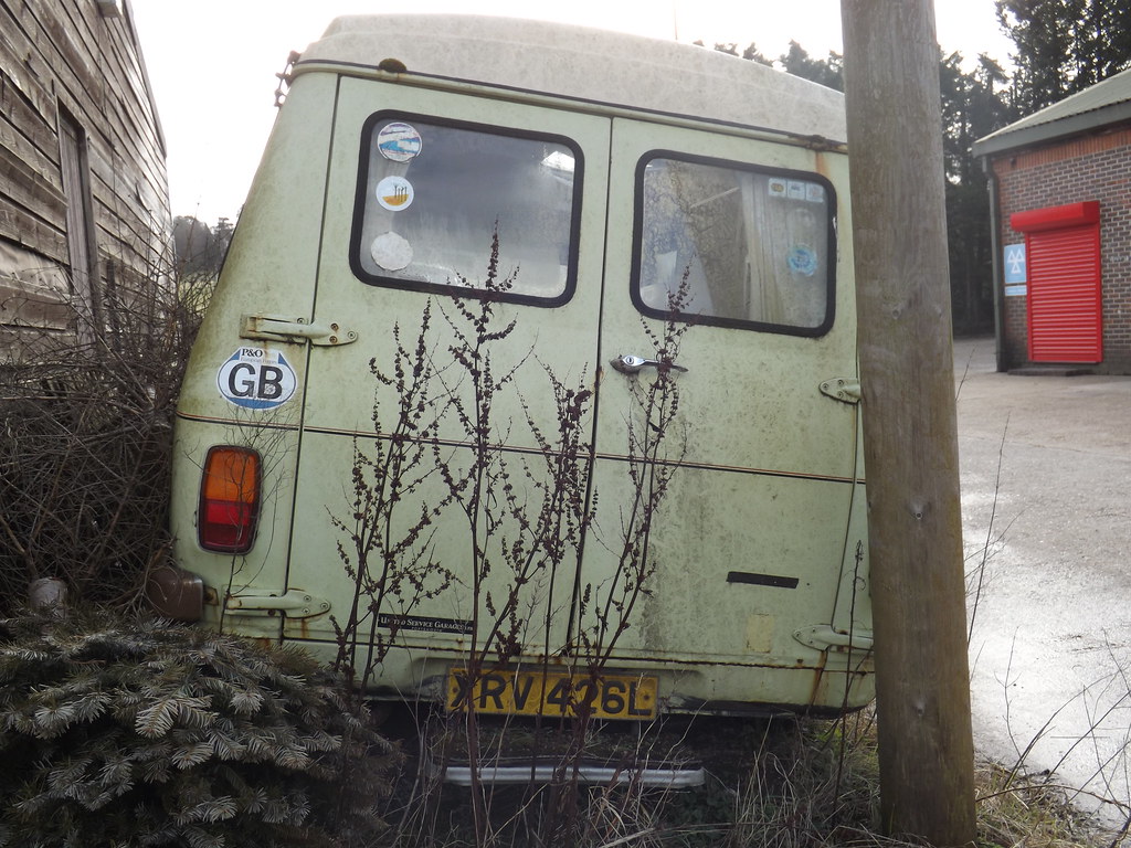 1973 BEDFORD CF CAMPER (506) United Service Garages badge.… Flickr