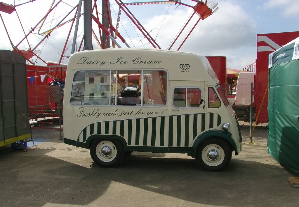 Morris JType Ice Cream Van VSCC Silverstone Saturday 22… Flickr
