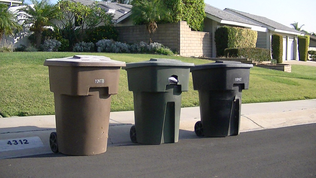 Yorba Linda Disposal, Inc Rotos Brown one is a Roto Indust… Flickr