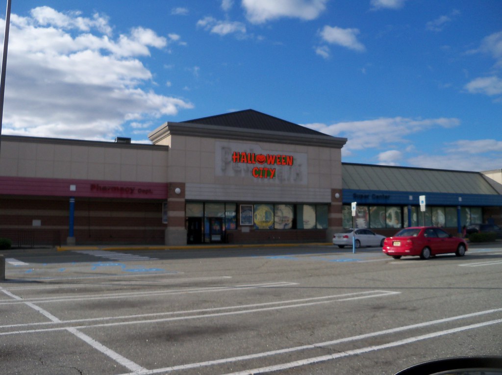 Two Guys/ Pathmark Kearny, NJ 145 Passaic Ave; a relativ… Flickr