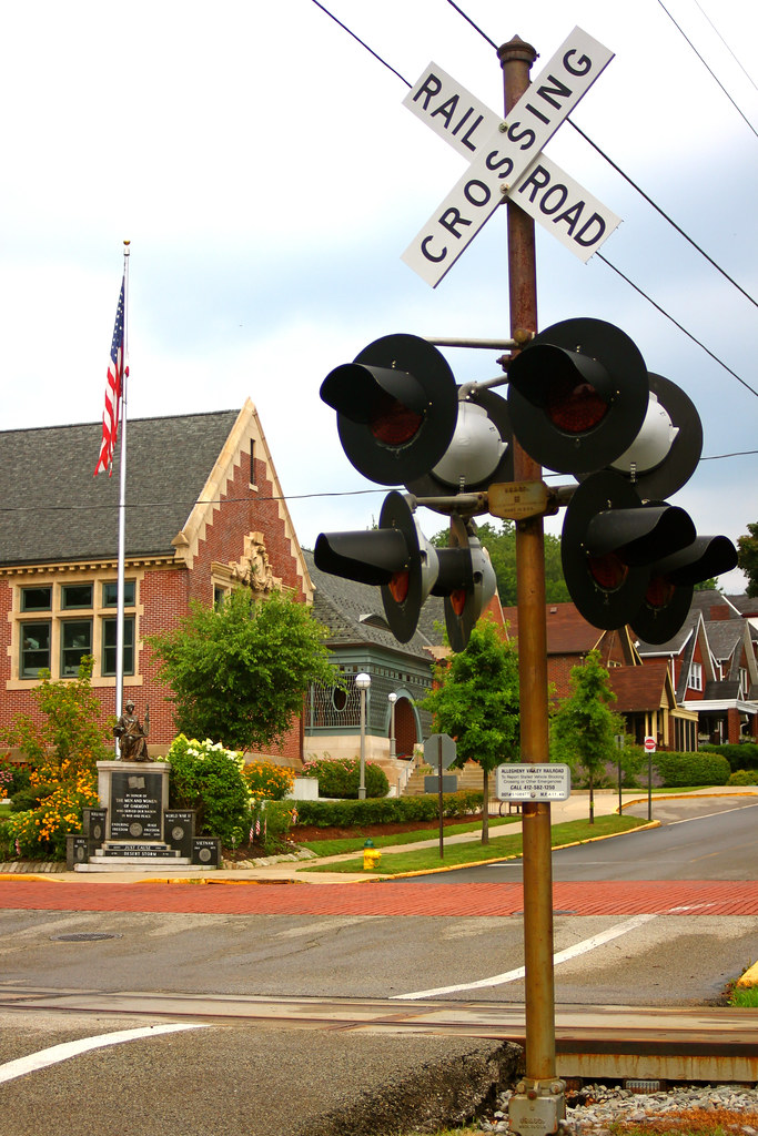 Oakmont Carnegie Public Library One of the original Carneg… Flickr