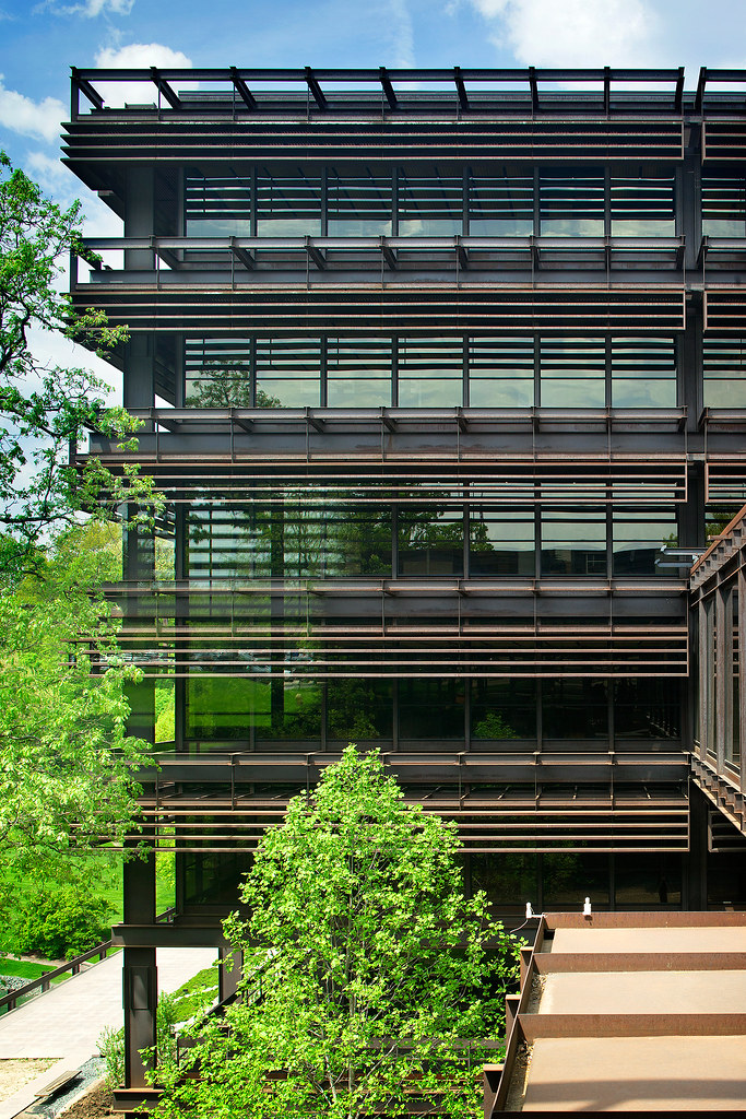 John Deere & Company World Headquarters Moline, IL Eero Saarinen