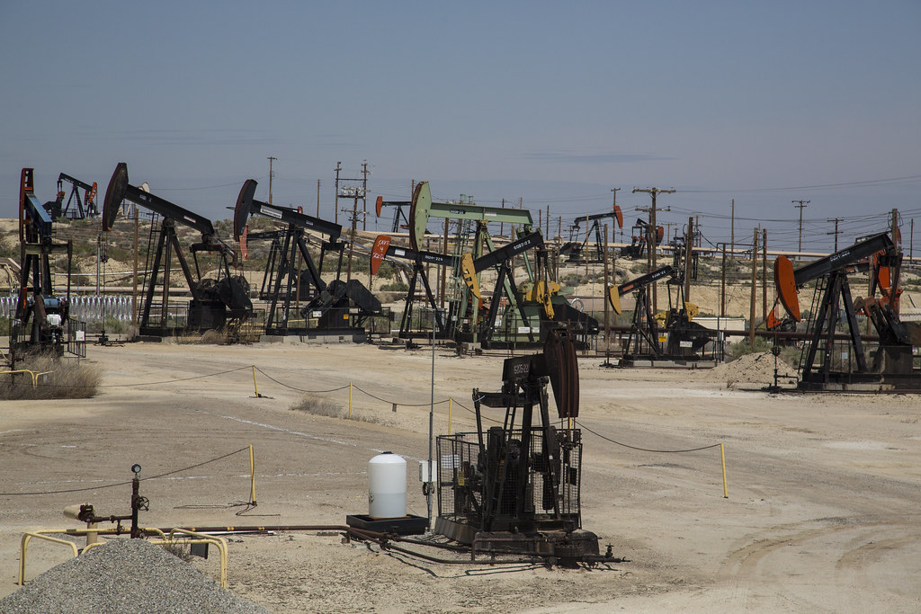 California Oil and Gas BLM California manages nearly 600 p… Flickr