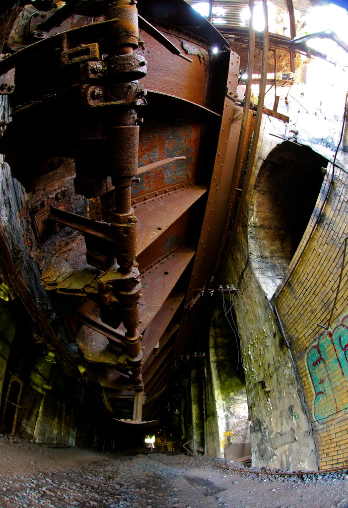 Unloading bay, Carrie Furnaces, Rankin PA Hoppers unloaded… Flickr