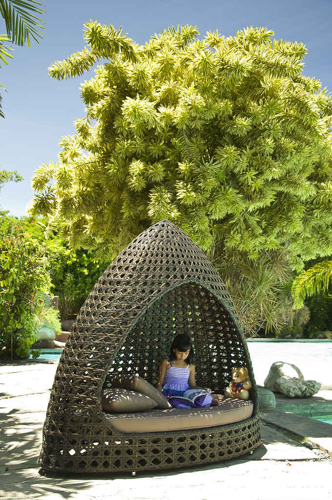 7601 Providing top quality outdoor seating and dining, ga… Flickr