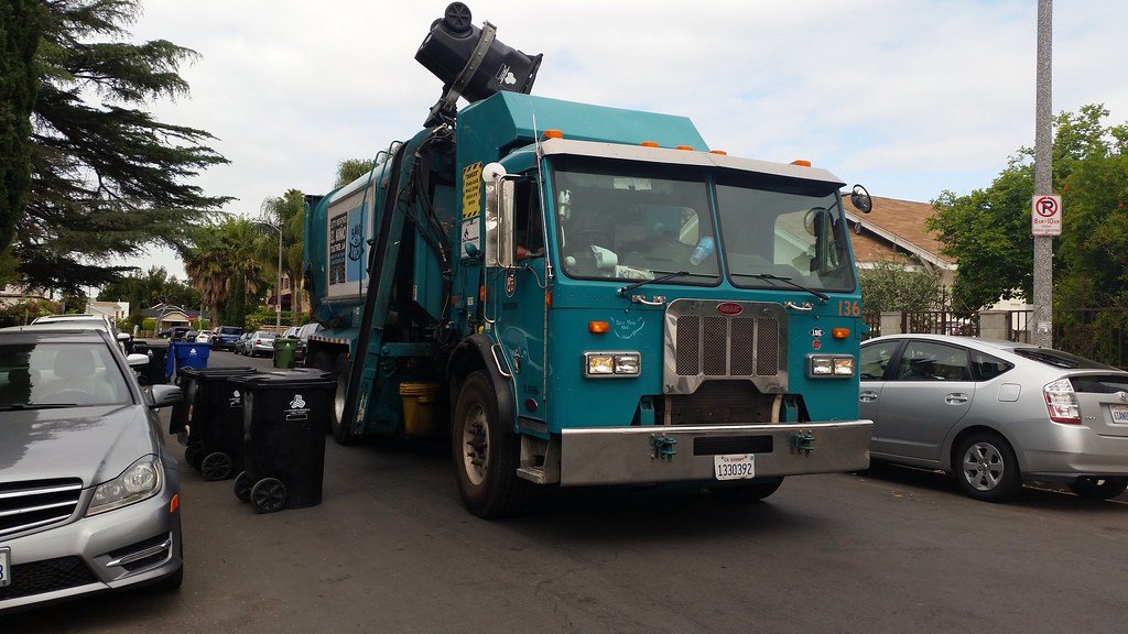 36136 Collecting trash in Oakwood. Los Angeles Refuse Flickr