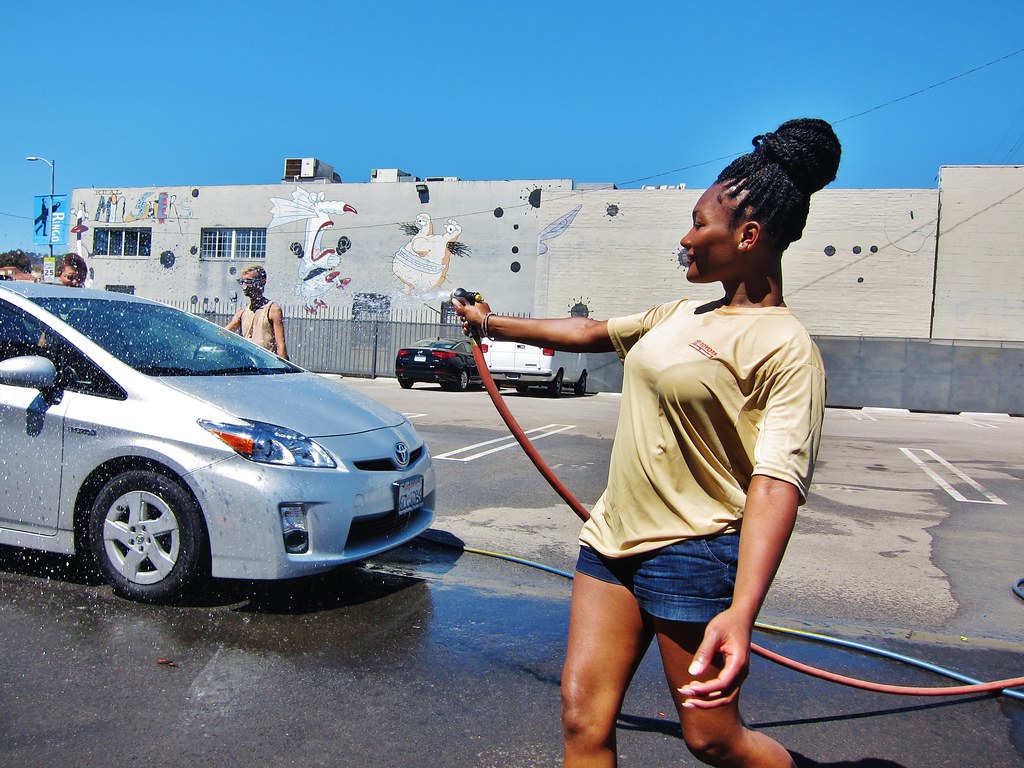 LGBT Youth Car Wash September 2013 063 Calvin Fleming Flickr