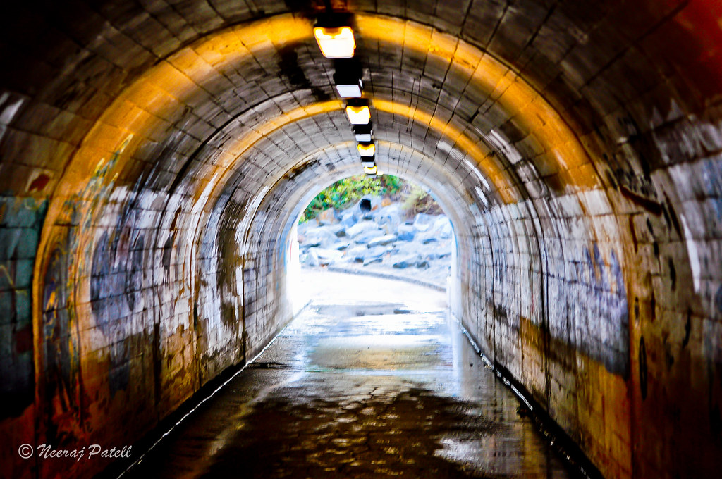 Crystal Cove Tunnel.jpg NP Photo2010 Flickr