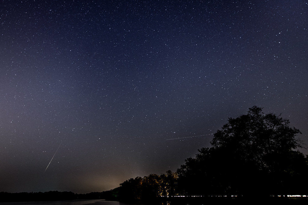 Draconid Meteor, Pemberton Lake, NJ Draconid Meteor, Pembe… Flickr