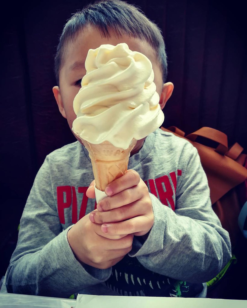 The biggest icecream cone ever for him 他見過最大的冰淇淋 冰淇淋 夏天 icecream 