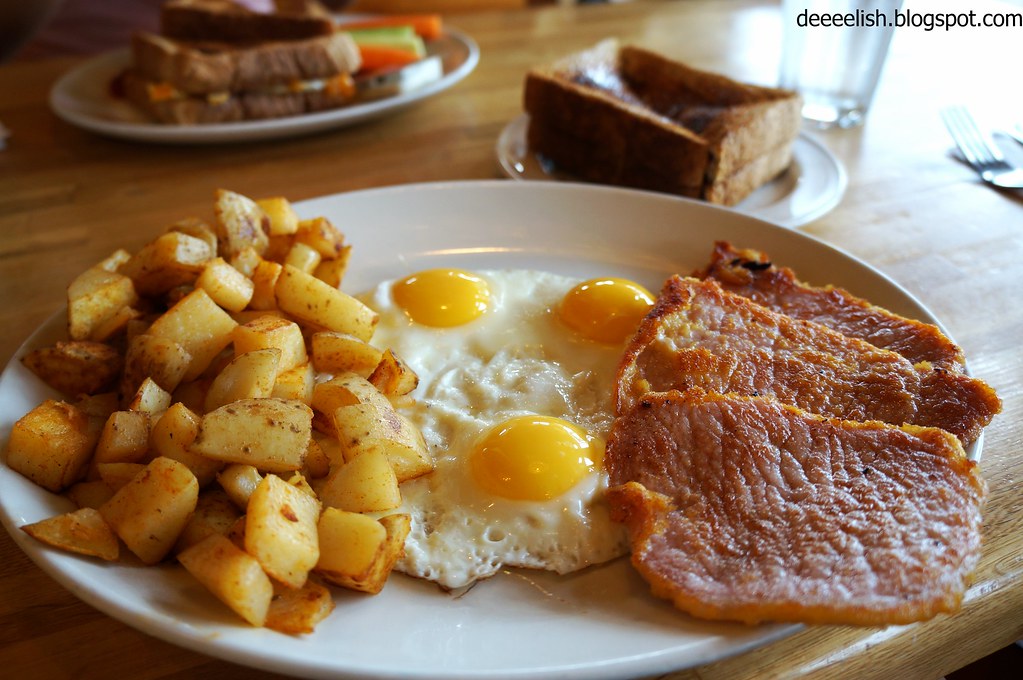 Breakfast at Sunset Grill peameal bacon, eggs, potatoes Oa… Flickr