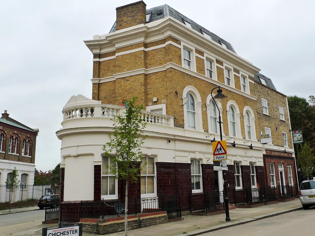 Brondesbury Arms, Kilburn, NW6 A former pub, now residenti… Flickr