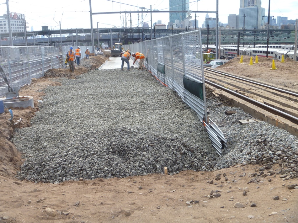 CQ031 Installing Ballast for Track Slab at Tunnel 'A' Ap… Flickr